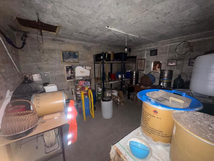 Valea Rediului ,vila tip duplex la strada principala , langa lac , libera - 10