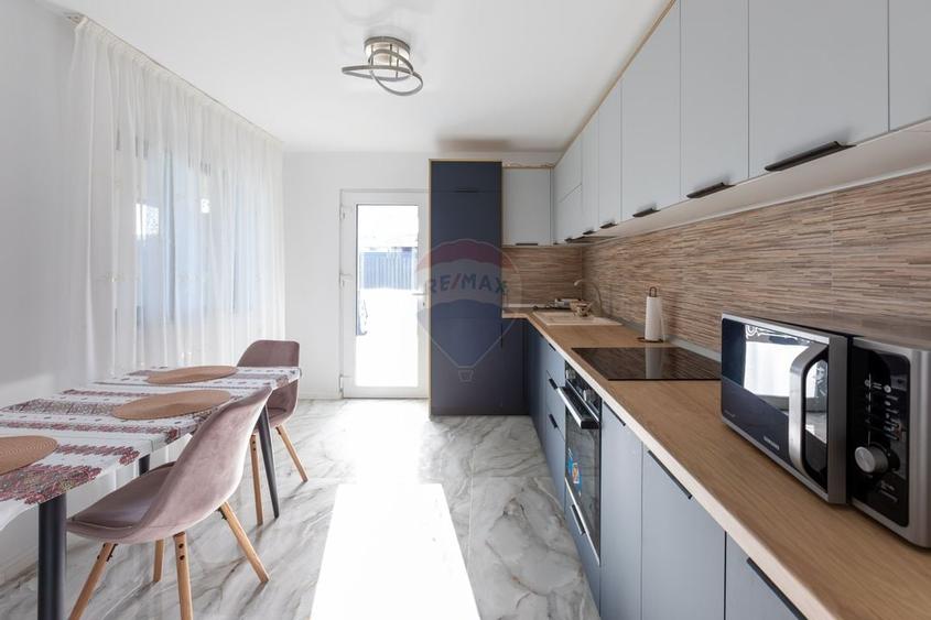 Casă / Vilă nouă,  5 camere, design luxos, teren 1000 mp - 4