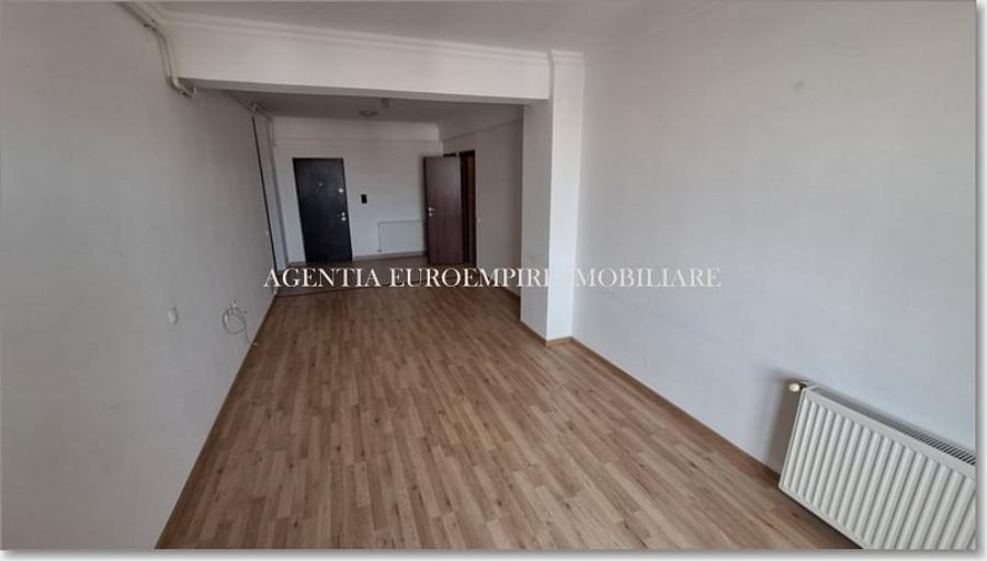 Apartament de vanzare in Constanta, Km 5 - 3 camere decomandat - 1