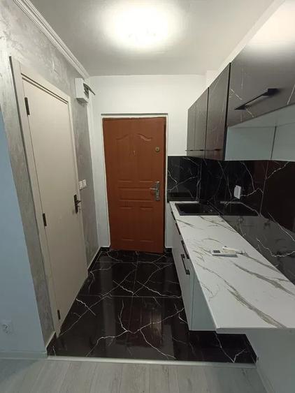 Garsoniera, etaj 1/4, zona Baza 3 - 7