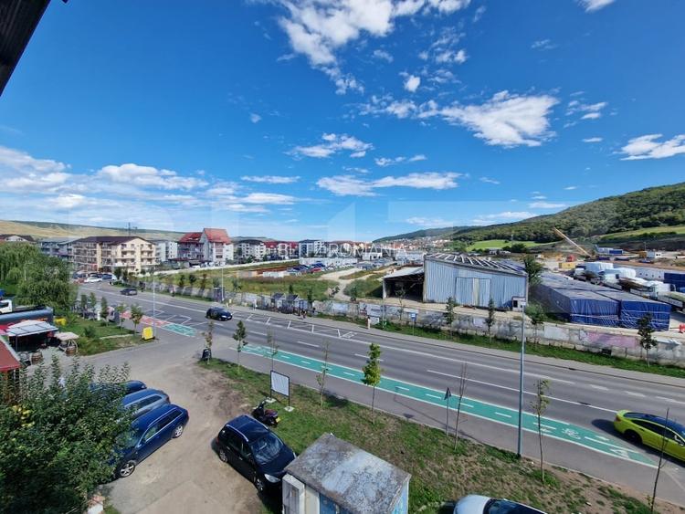 Apartament cu 2 dormitoare, 51 mp, 3 balcoane, parcare, central Floresti Apartament cu 2 dormitoare, 51 mp, 3 balcoane, parcare, central Floresti