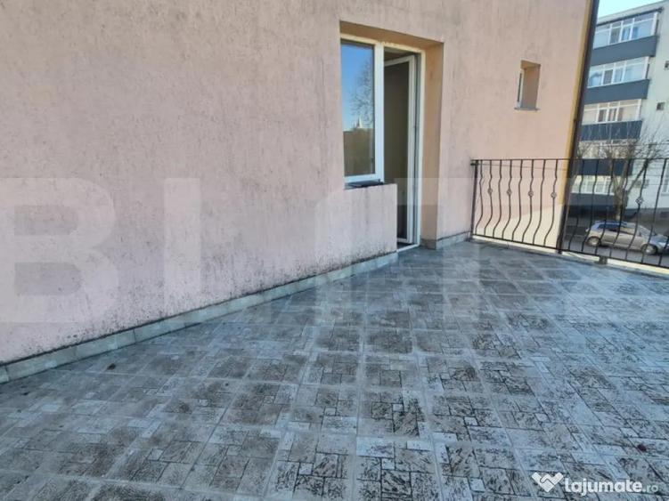 Spatii comerciale de inchiriat, 773 mp, zona Lucian Blaga - 2