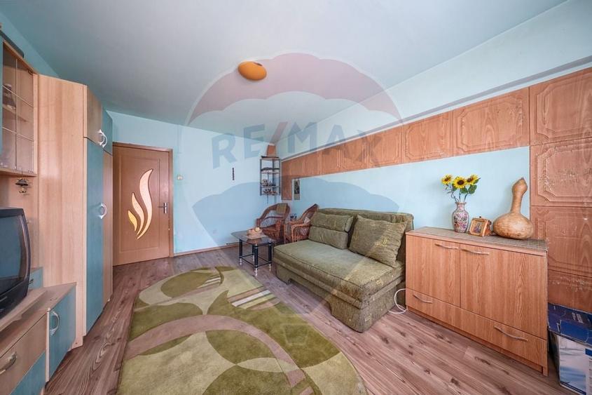 Apartament decomandat de vânzare în zona Tractorul - 2