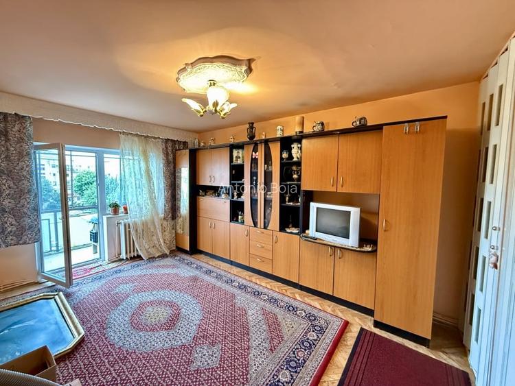 APARTAMENT 4 CAMERE, ZONA MICRO 17