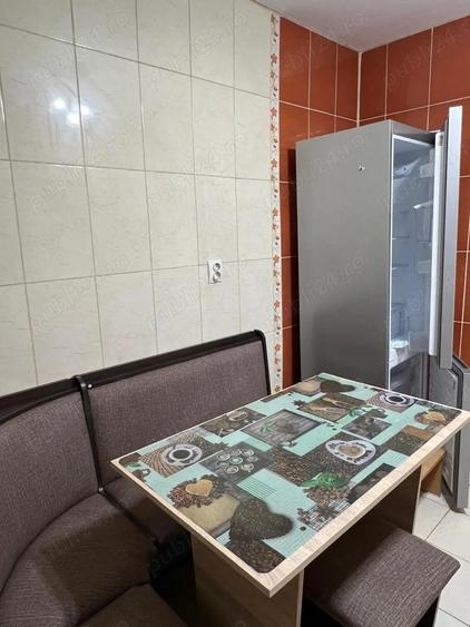 Propietar ofer spre inchiriere casa pe parter, 2 camere, renovata integral, sector 5 - 13