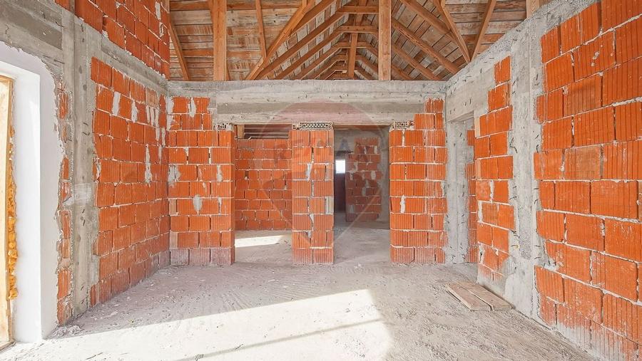 COMISION 0%| Casă individuală | 2 garaje | 192 mp utili | 847 mp teren - 11