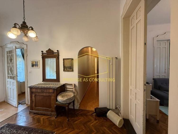 Apartament deosebit in Palat istoric 110 mp+ Balcon deschis- Piata Sf. Gheorghe - 5