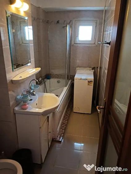 Apartament cu 2 camere decomandat în Basarabia