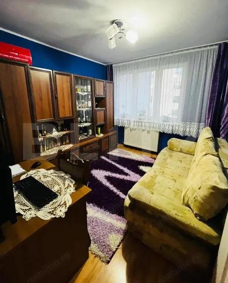 Apartament 3 camere, zona semicentrala - 1