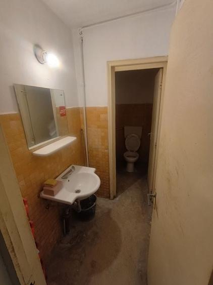 Unirii 118 mp spatiu cu trafic intens sector 4 - 5