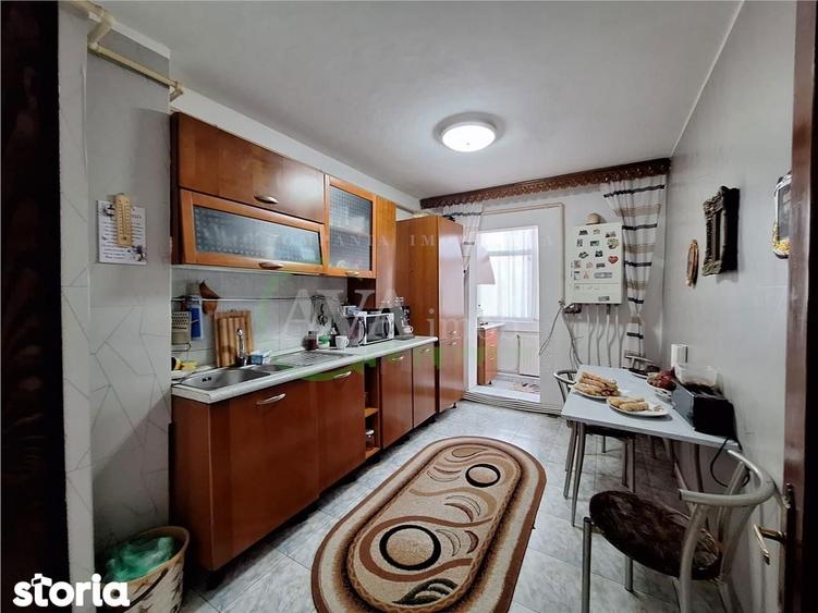 Apartament 3 camere decomandate zona Mioritei - 3