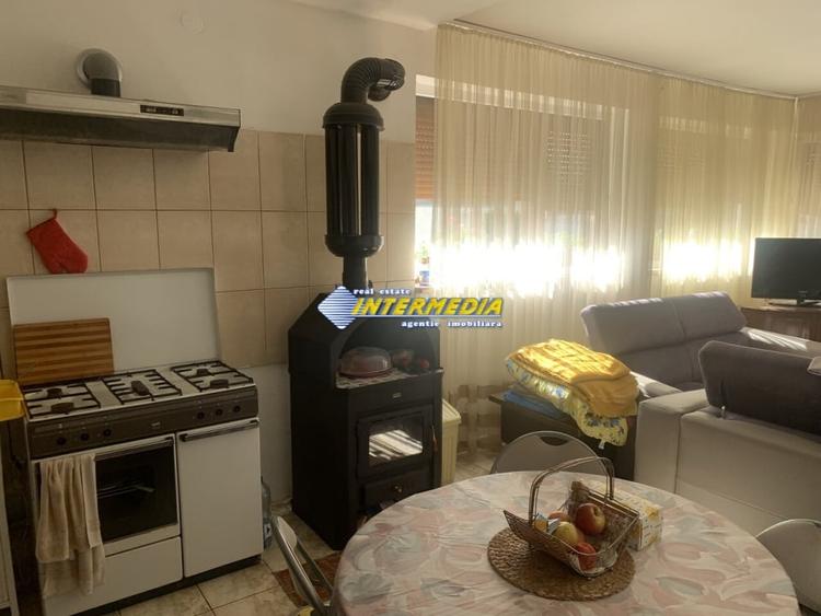 Casa de vanzare 5 camere teren aferent 1410 mp cu toate utilitatile zona Oarda - 20