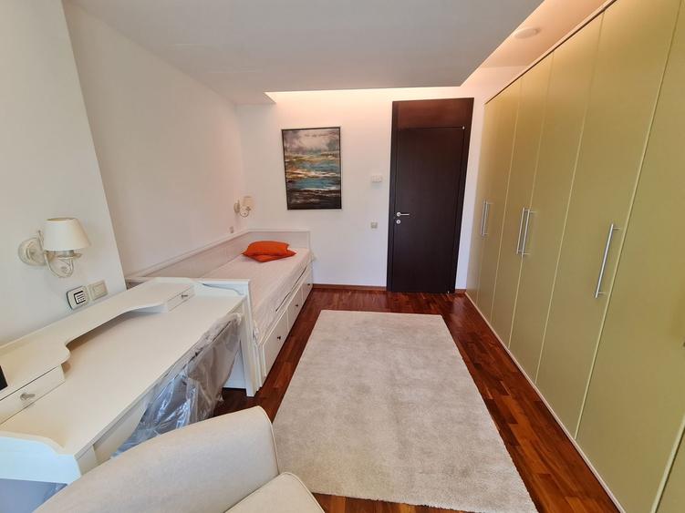 Apartament cu 3 camere decomandat în Nord