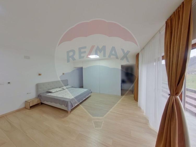 Casă / Vilă cu 6 camere de vânzare în zona Est - 10