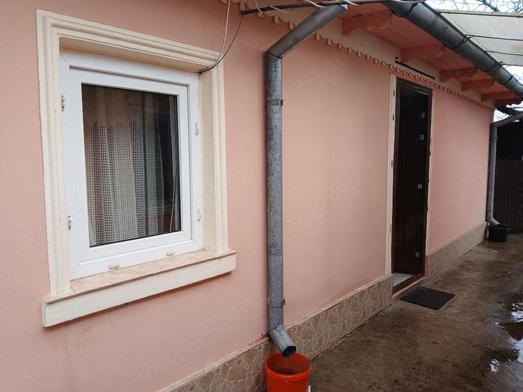 Vand sau schimb cu apartament cu 2 camere plus diferenta,casa in sat Albina comuna Tichilesti - 3