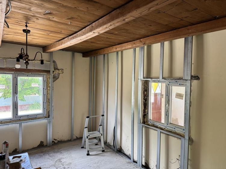 Casa cu teren de vanzare , Valea Mare de Codru(30 km de Oradea) - 2