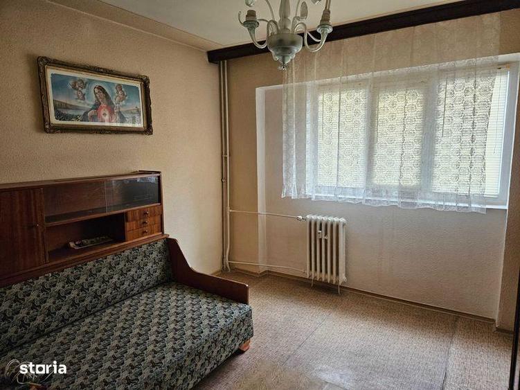 Apartament 2 camere Bariera Bucuresti decomandat etaj 3 - 2