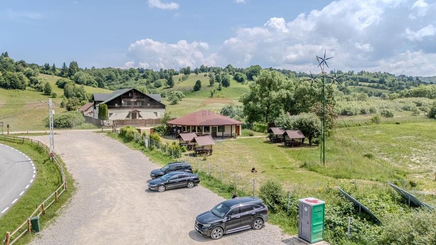 Hotel / Pensiune cu 10 camere de vanzare/Vama Buzaului - 57