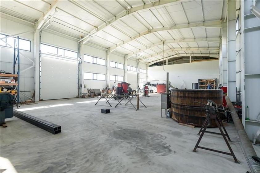 Descopera oportunitatea: hala avangardista pe teren generos, conditii apreciabil - 18