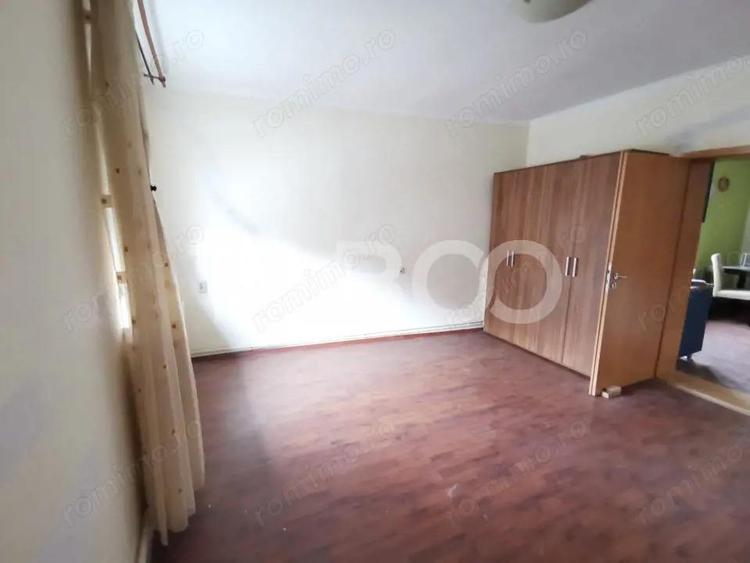 Casa de vanzare cu 3 camere la doar 10 minute centrul Sibiului - 1