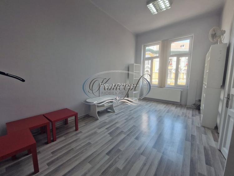 Apartament spatios, renovat, in centrul istoric Apartament spatios, renovat, in centrul istoric