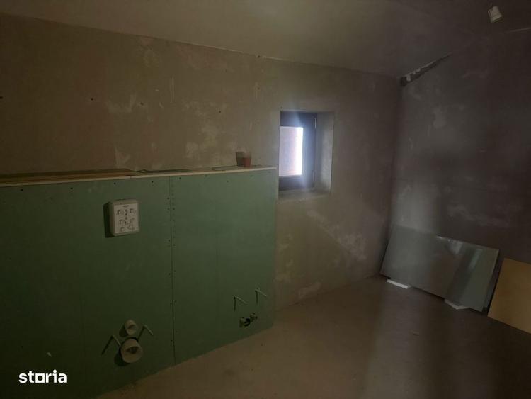 Casa S+P+1, 280 mp utili, 2000 mp teren, zona Podari - 2