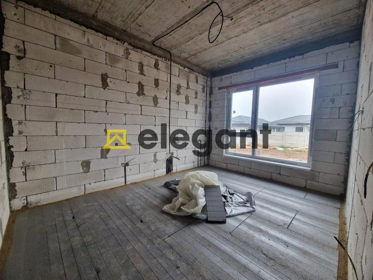 Casa, parter cu pod, 80 mp utili, teren 477 mp, zona Metro - 5