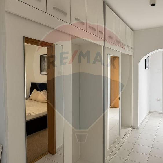 Apartament 3 camere de vanzare - Bulevardul Decebal - 5