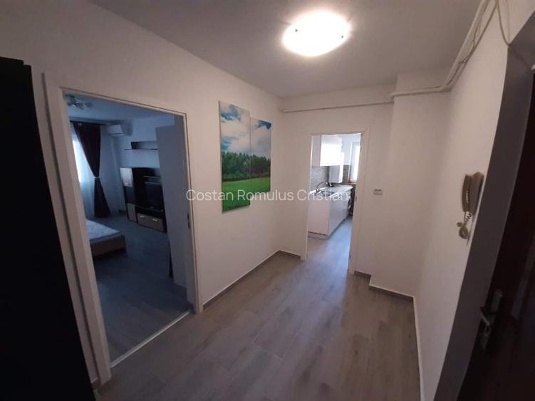 Inchiriez apartament 2 camere decomandate zona piata nicolina