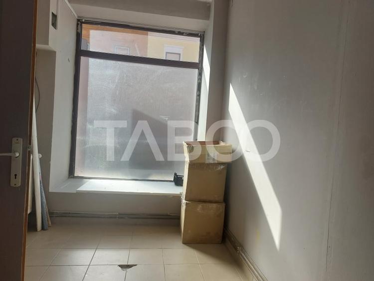 Spatiu comercial de inchiriat 55 mp vitrina la strada Orasul de Jos - 5