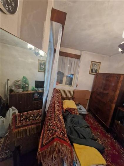 Ramnicu Valcea - Biblioteca Judeteana - casa - 3 camere - curte comuna - 5