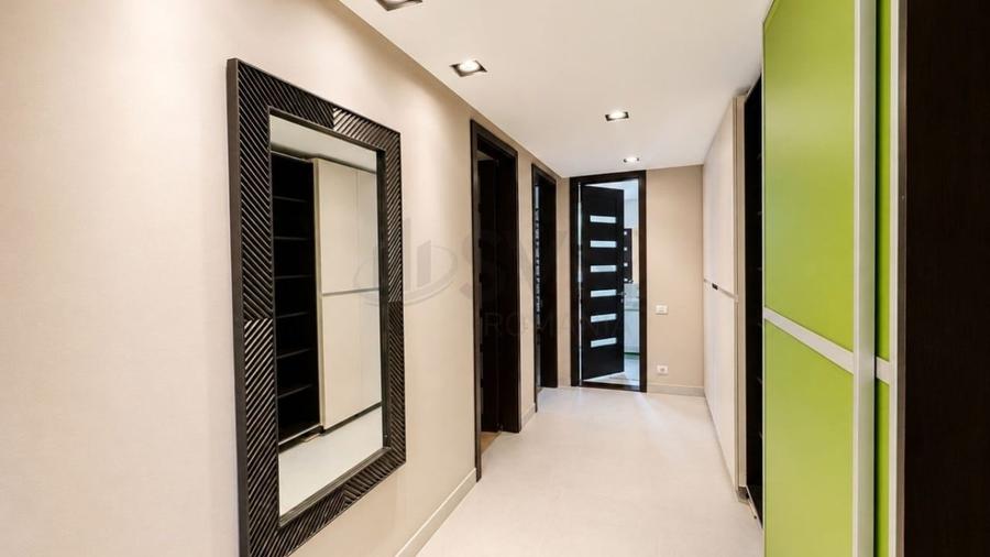 Apartament cu 4 camere decomandat în Băneasa