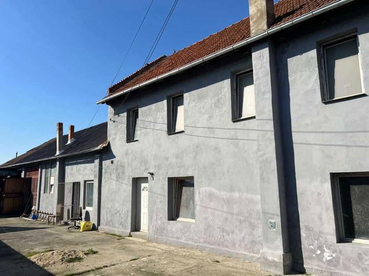 Vand casa la sat - 6