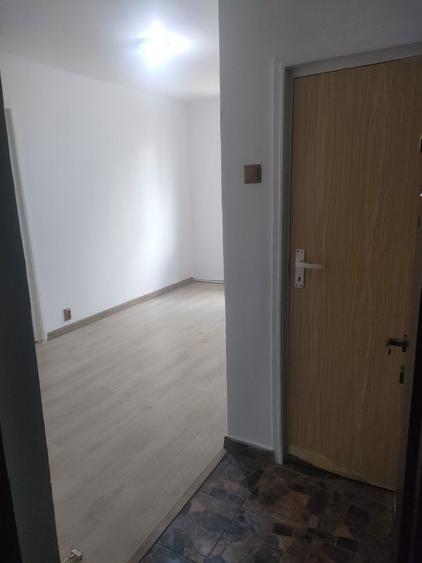 Vand apartament 2 camere - 8