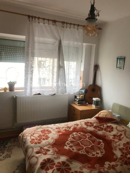 Vand apartament 2 camere , 42mp, decomandat, CF1, etaj 3/4, AC,centrala termica