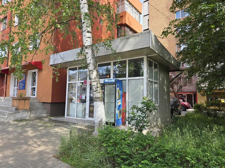 Spațiu comercial, de 18 mp, în Petros