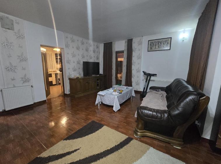 Casă individuală cu 3 camere cu Teren 380 Mp în Cetate
