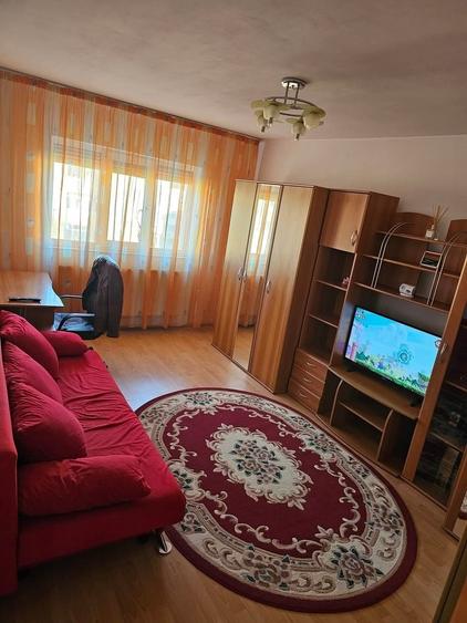 Apartament cu 2 camere decomandat în Romanești