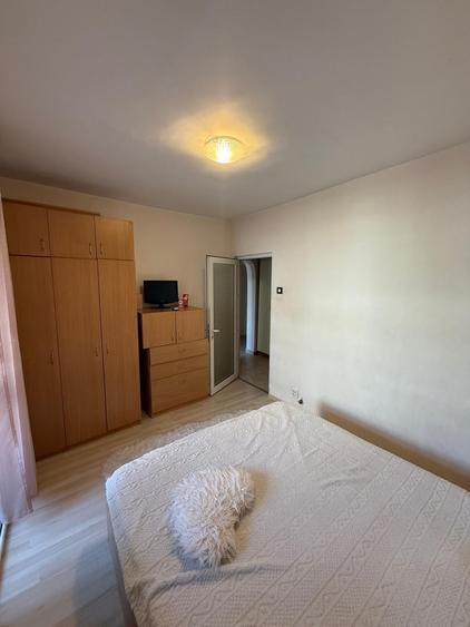 Apartament cu 3 camere decomandat în Gară