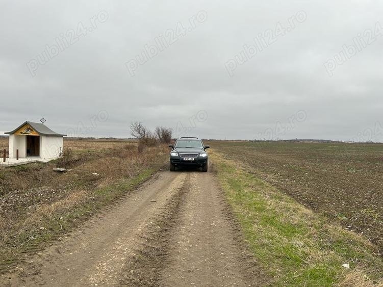 Teren de 15500 mp, în Tărtășești