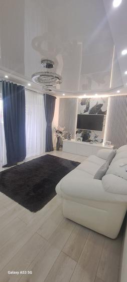 Apartament cu 3 camere decomandat în Valea Adâncă
