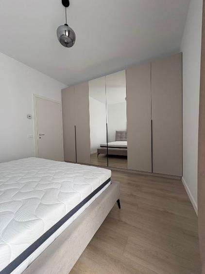Apartament cu 2 camere semidecomandat, mobilat în Torontalului