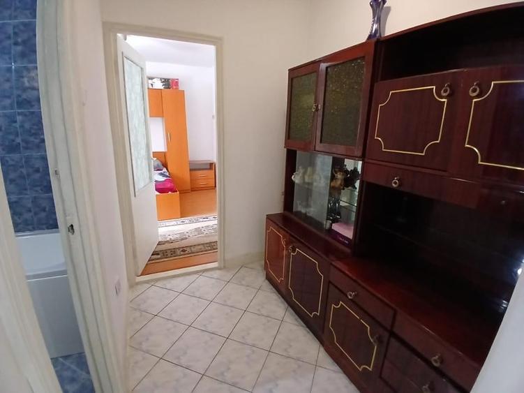 Apartament cu 2 camere decomandat, mobilat în Nicolina