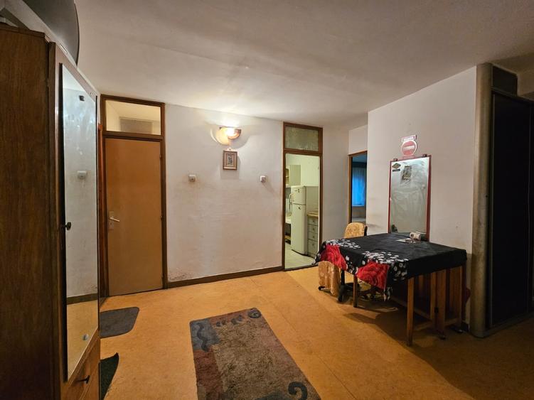 Apartament cu 3 camere decomandat în Mihai Eminescu