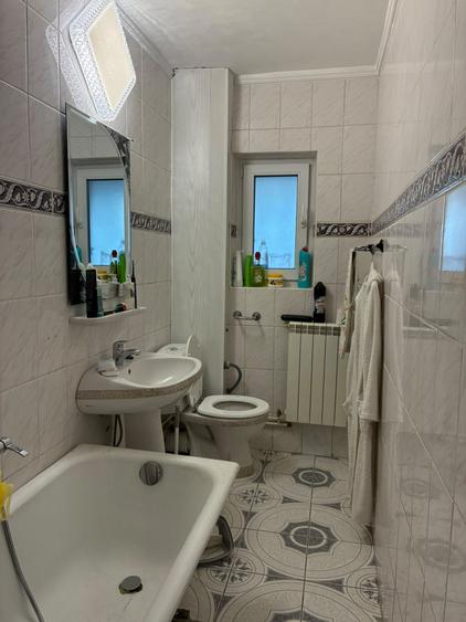 Apartament cu 2 camere decomandat, mobilat în Nicolina