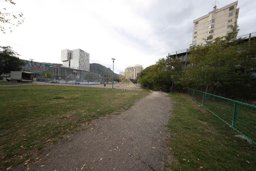 Teren Construcții intravilan de 420 mp, în Centrul Civic