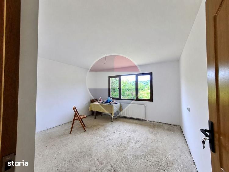 Casă cu 3 camere în Budești