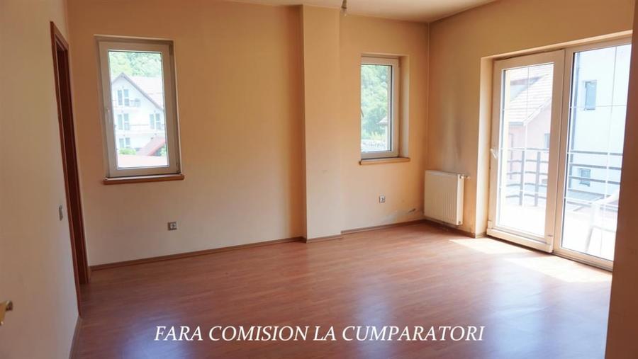 Casă individuală cu 12 camere cu Piscina în Călimănești