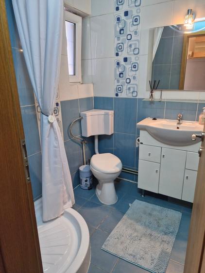 Apartament cu 4 camere semidecomandat în Circumvalațiunii