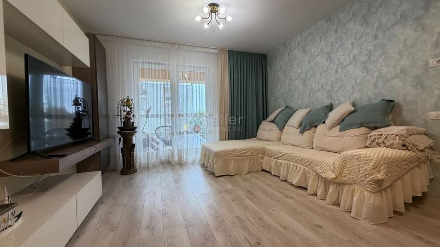 Apartament cu 2 camere decomandat, mobilat în Tractorul